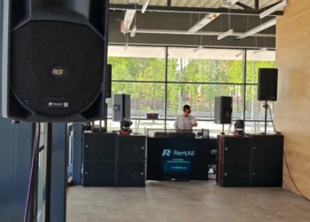 dj pult ozvucenje rcf sateliti rcf basovi full sound system kompletan sistem ozvucenja